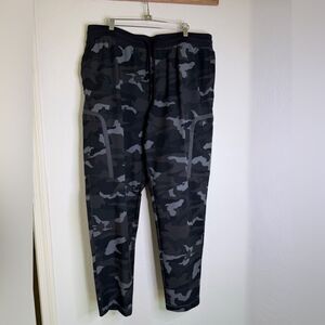 Under Armour Black & Charcoal  Cargo Camo Active Joggers XXL
